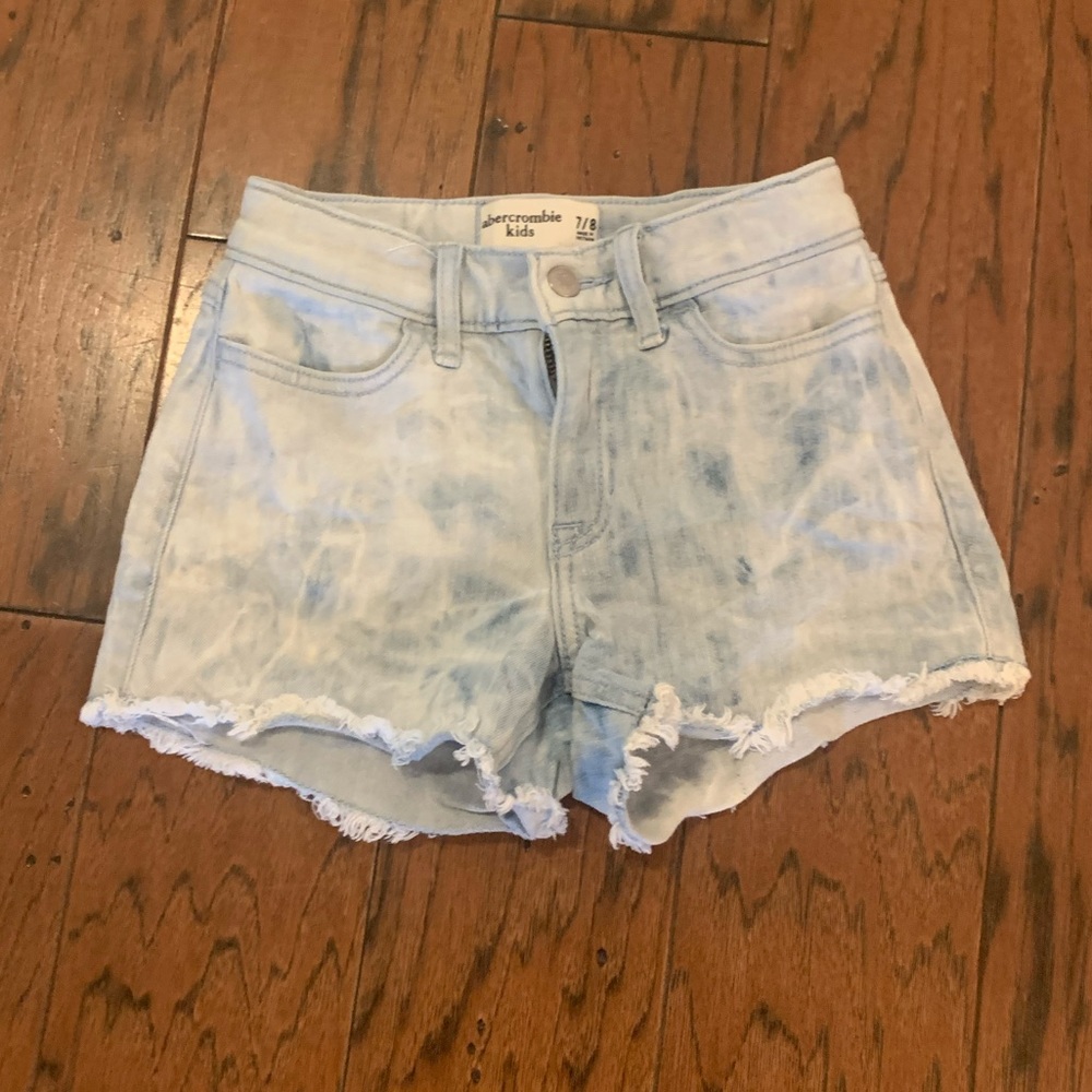 abercrombie kids Light Wash Denim Shorts 7/8